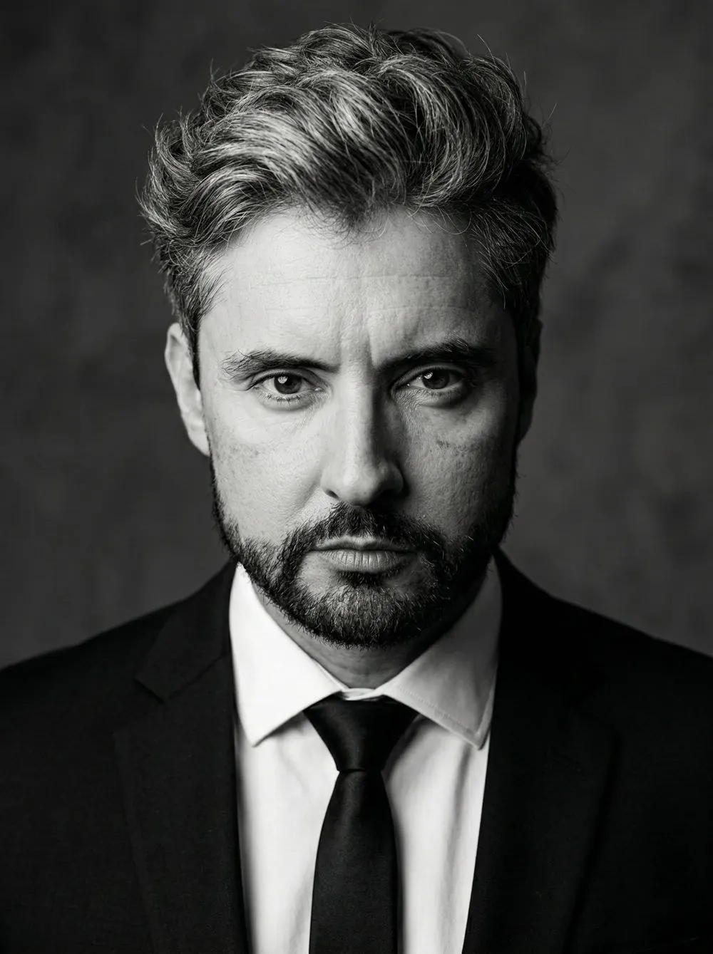Retrato em preto e branco de Samuel José Dequech